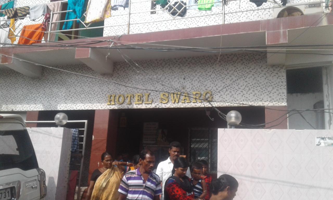 Hotel Swarg Puri Luaran gambar