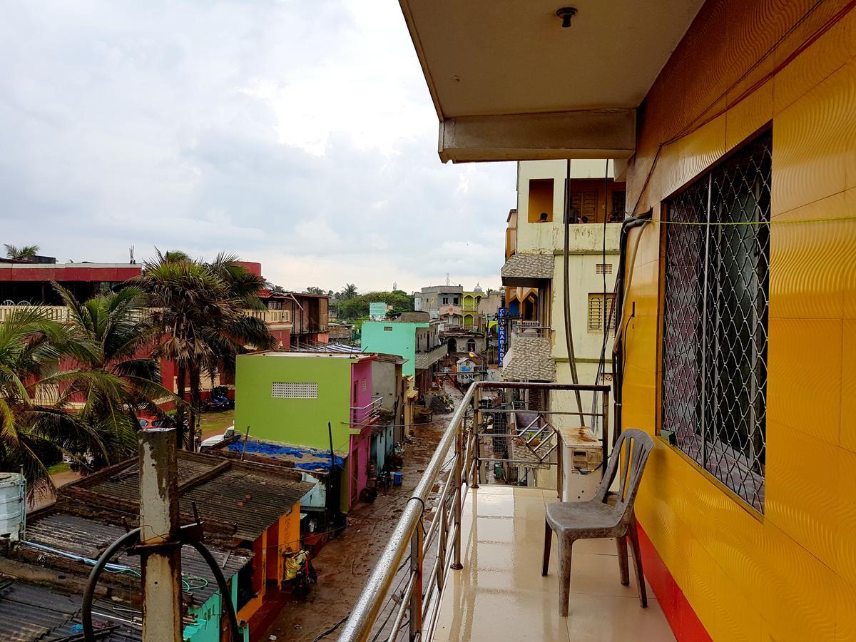 Hotel Swarg Puri Luaran gambar