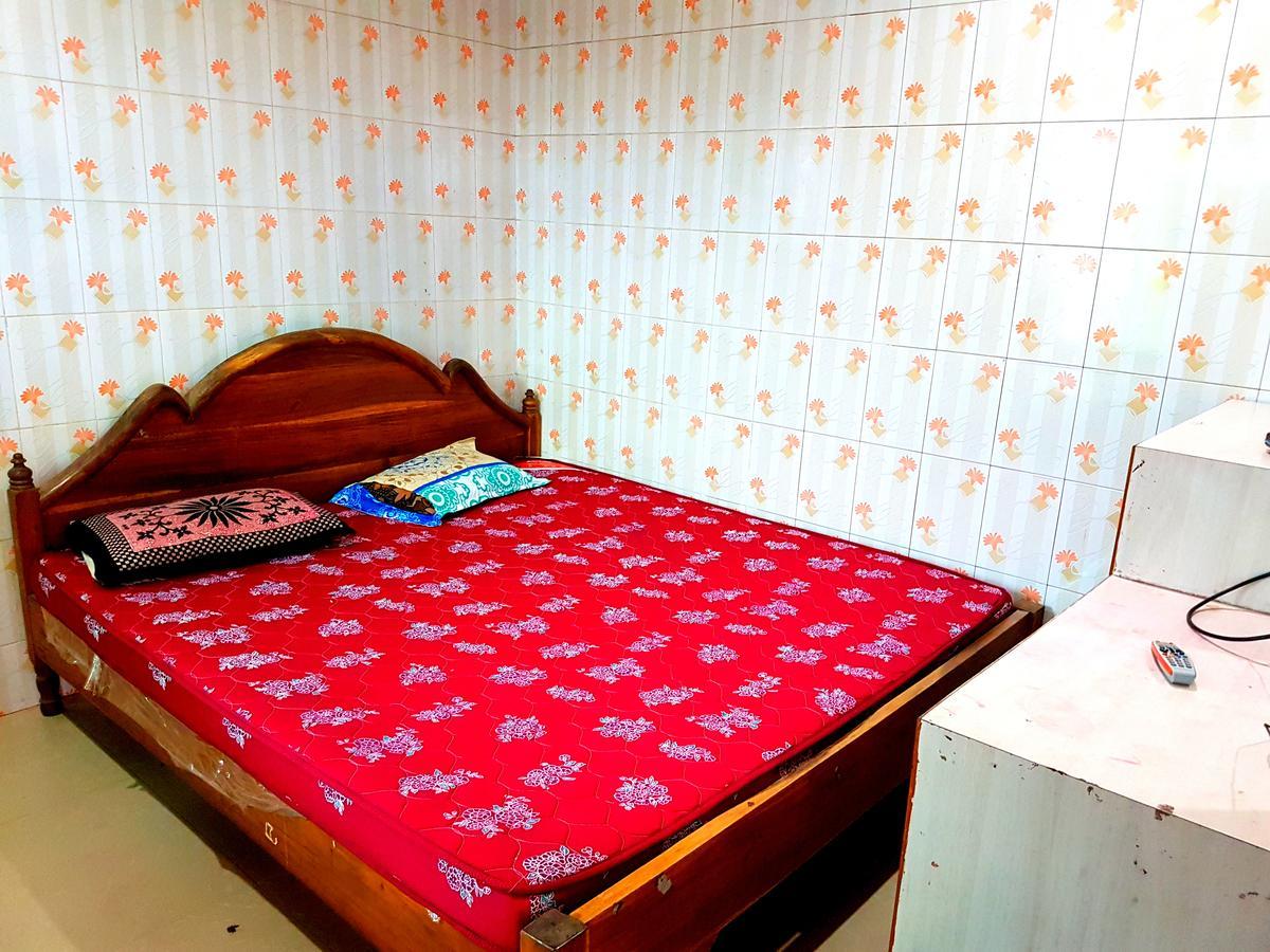 Hotel Swarg Puri Luaran gambar