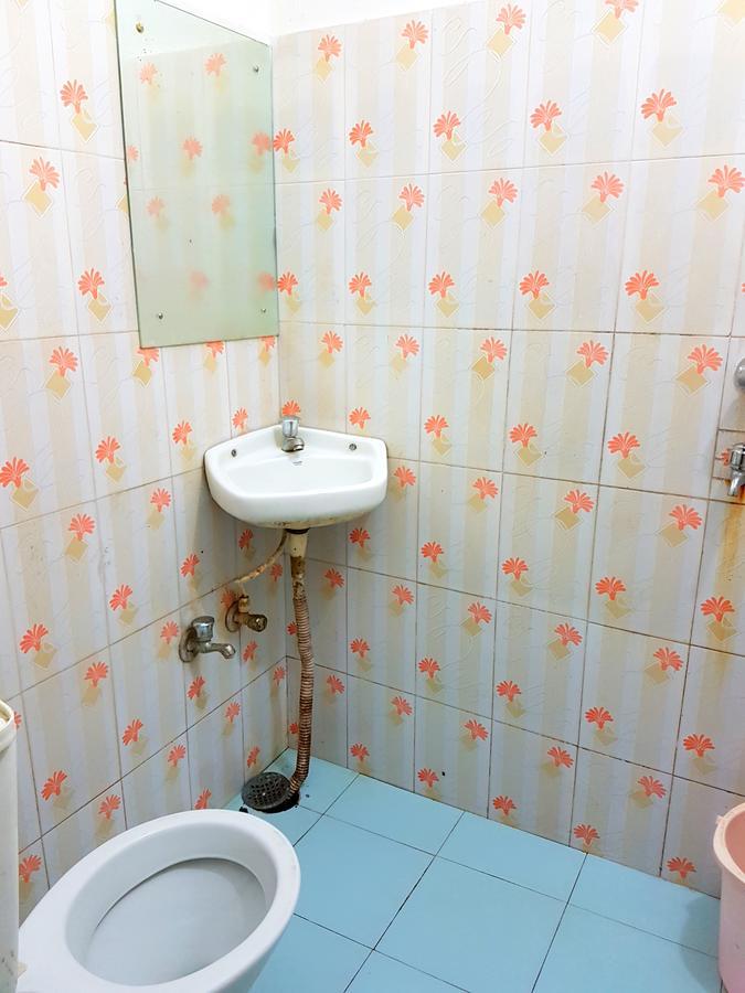 Hotel Swarg Puri Luaran gambar